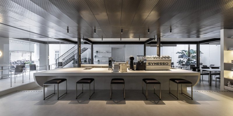 Bosgaurus Coffee Roasters / NU architecture & design